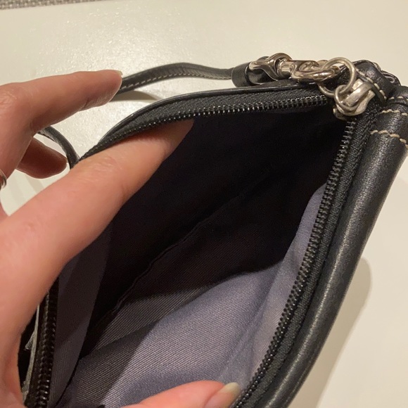 Coach Soho Legacy Turnlock Black Leather Wristlet - Picture 6 of 7